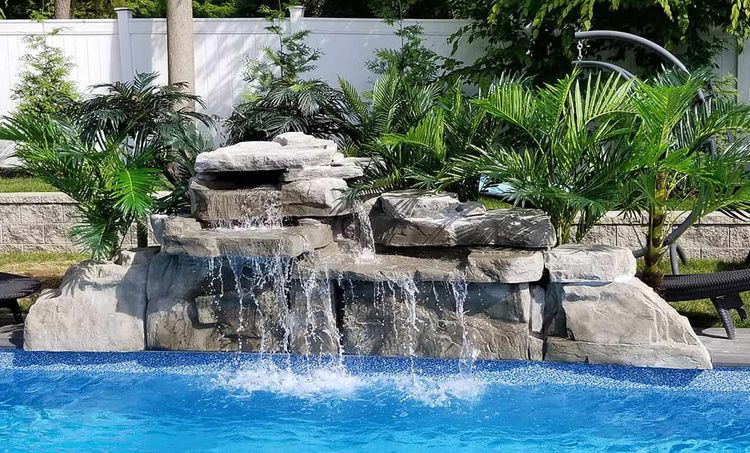 Les cascades et fontaines pour piscine